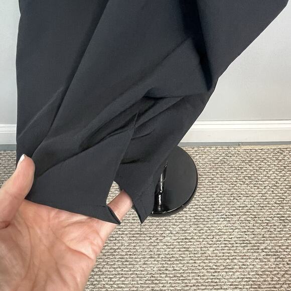 Zenergy by Chico's Skirt size 10 12 2 Black Straight Knee Fitness Sports Outdoor - Picture 8 of 9